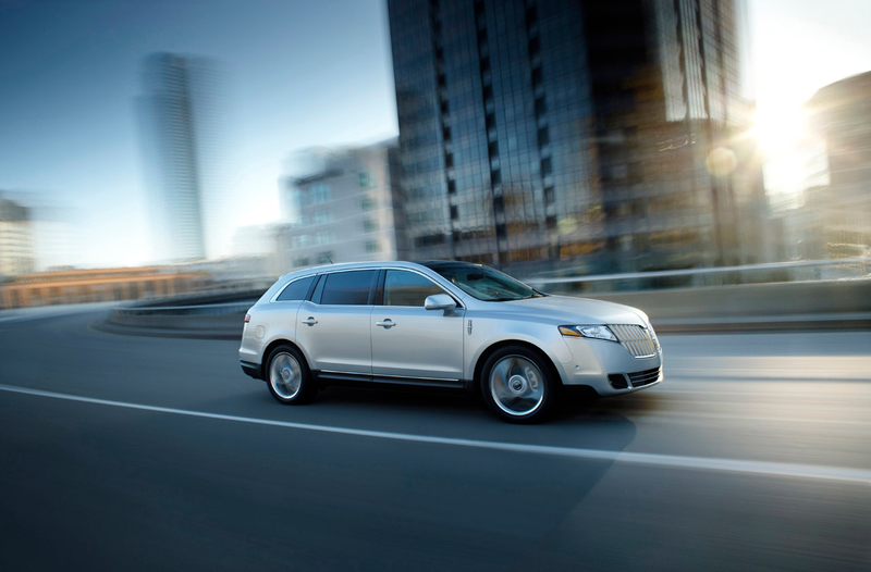 Illustration for article titled 2010 Lincoln MKT: Crossover For The Super-Segmented Masses